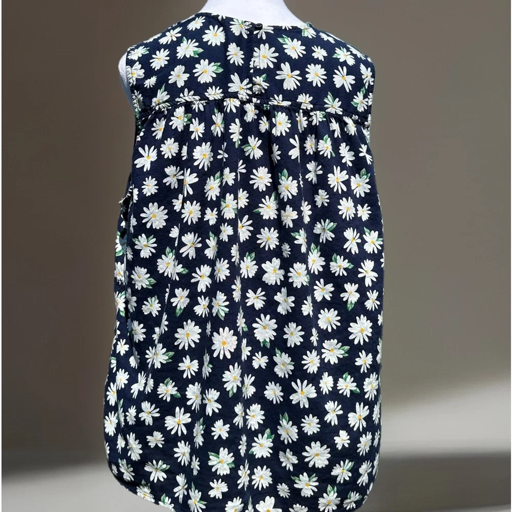 Old Navy Sleeveless Tie Front Daisy Top - Picture 2 of 7